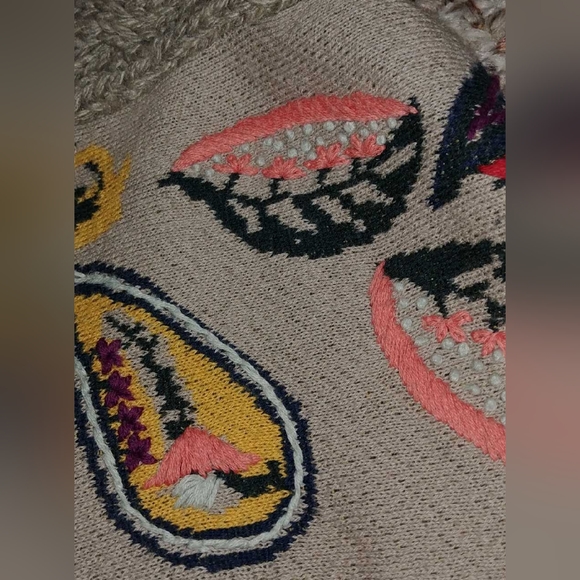 Sleeping on Snow Folklore cardigan - Picture 3 of 9